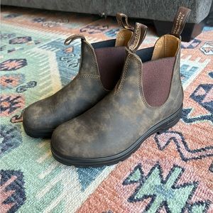 BRAND NEW BLUNDSTONES! W8